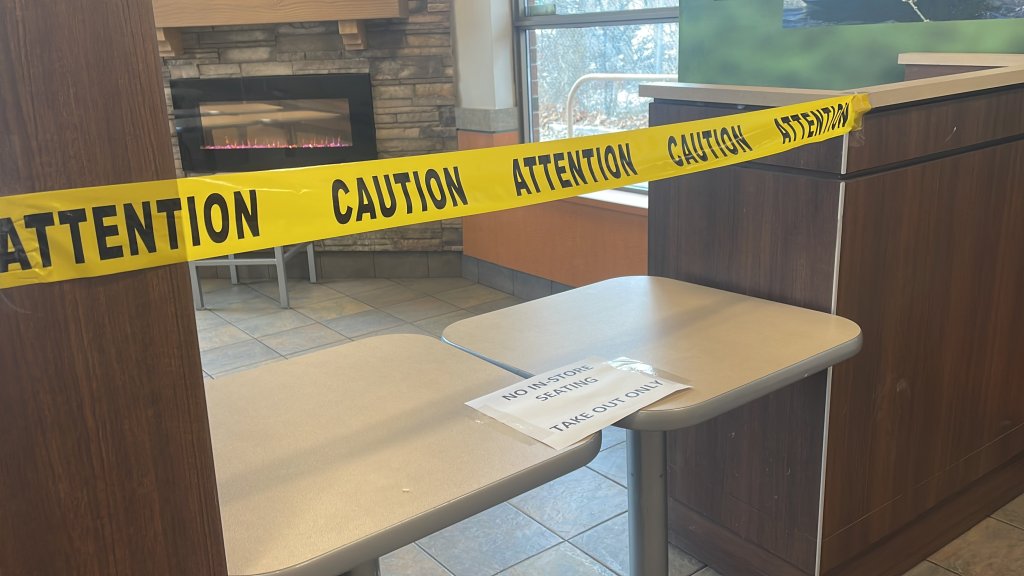 oshawa tim hortons shuts down in-person dining due to safety concerns for staff