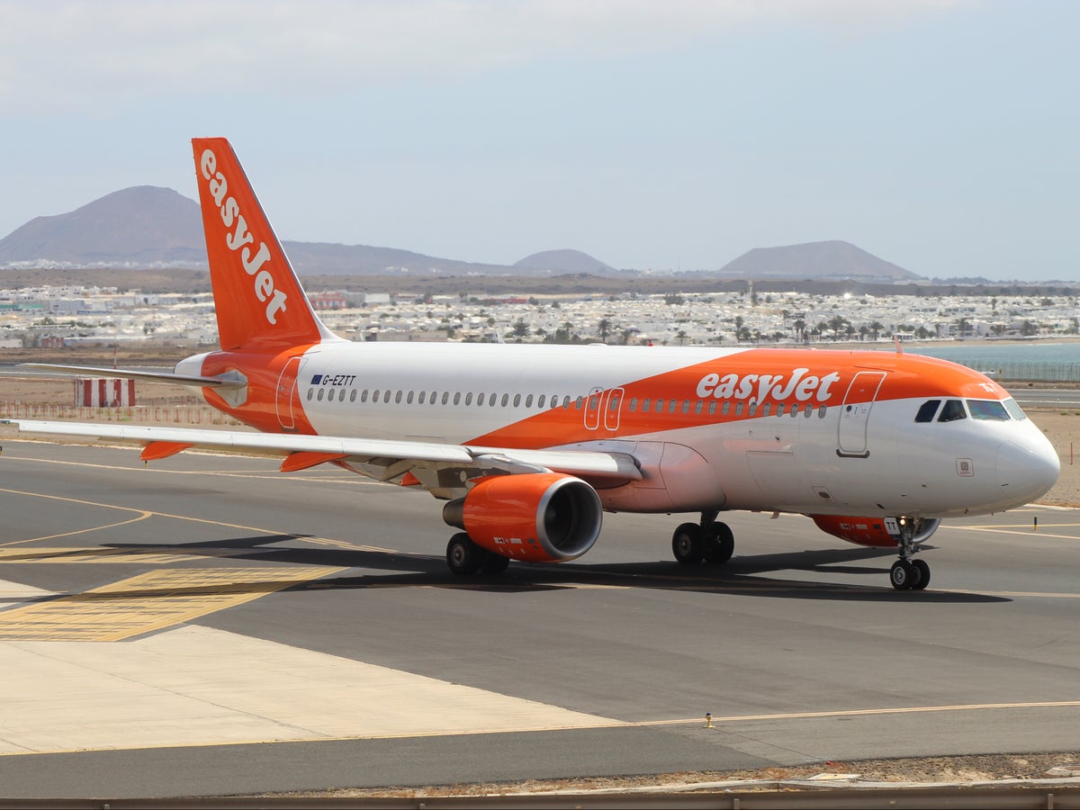 easyjet filled two planes per minute on busiest sales day ever