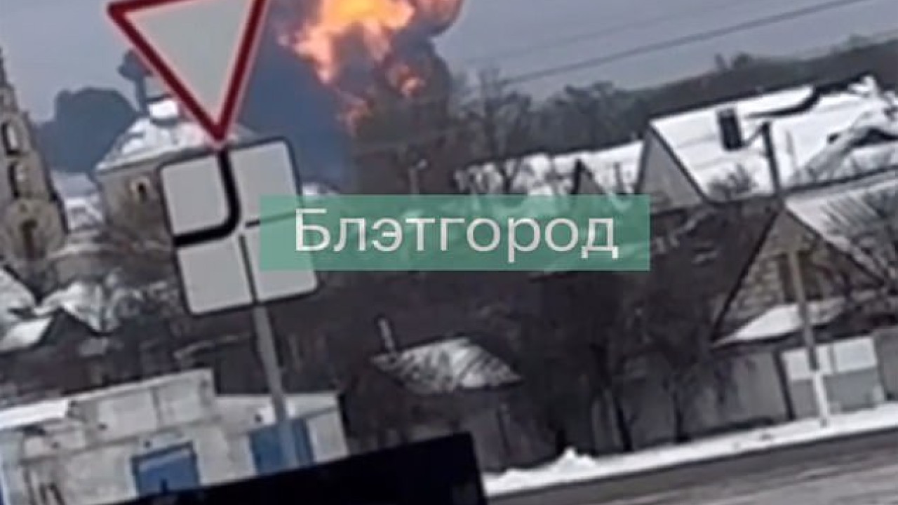ρωσικό στρατιωτικό μεταγωγικό αεροσκάφος συνετρίβη κοντά στα σύνορα με την ουκρανία - δείτε βίντεο από τη στιγμή της πτώσης