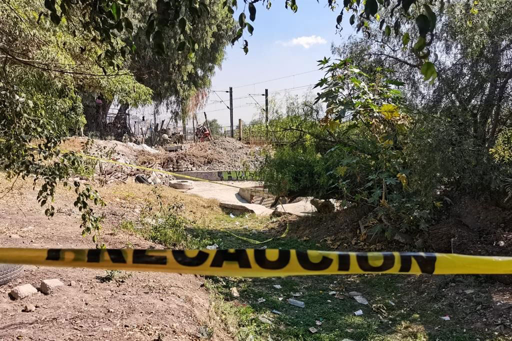 Hallan un cadáver embolsado en Cuautitlán Izcalli