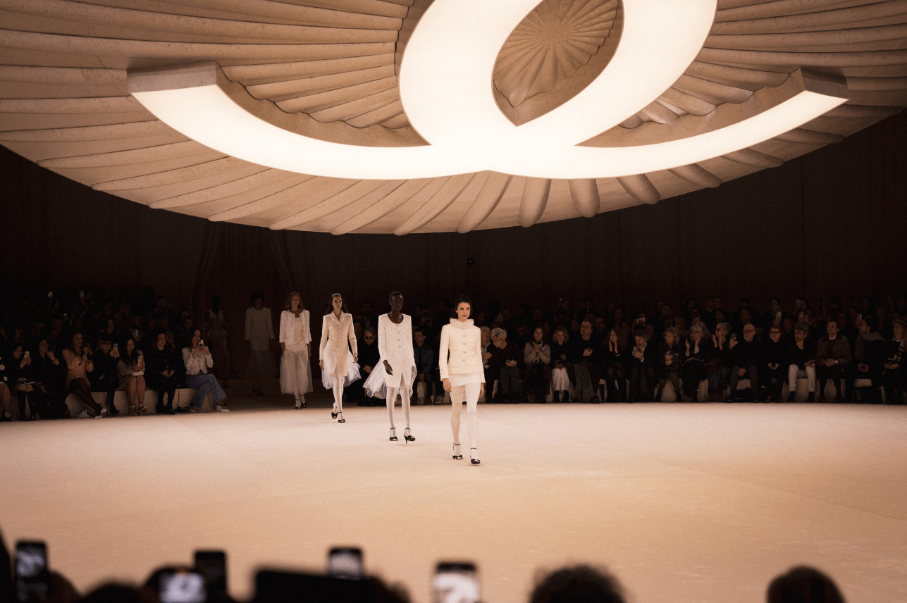 chanel showt prachtige spring-summer 2024 haute couture collection in parijs