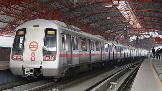 Republic Day 2024 Delhi Metro S Revised Timings On January 26 Revealed   BB1hbYMj.img