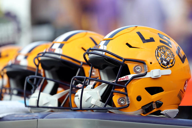 Lsu To Make Joe Sloan Cortez Hankton Co Offensive Coordinators