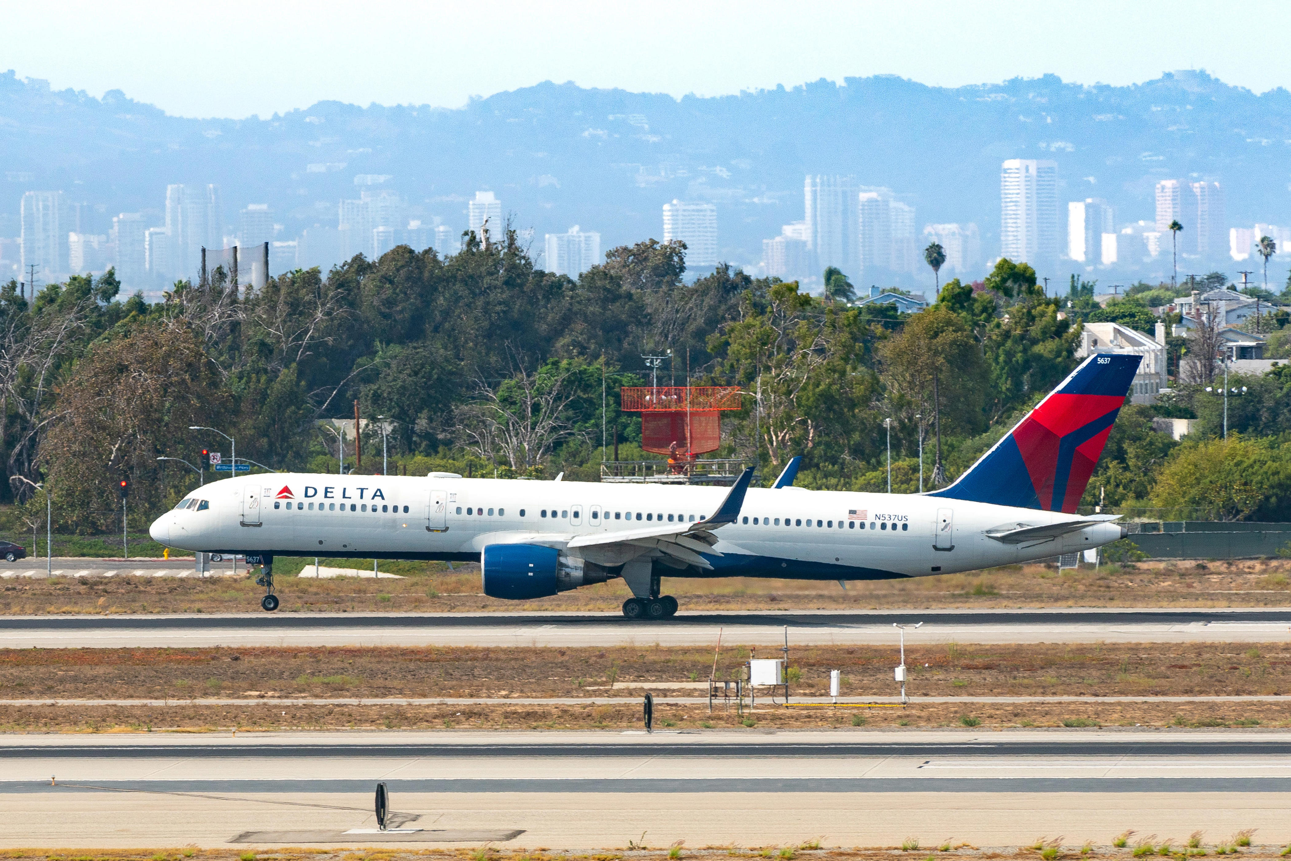 microsoft, a delta boeing 767 made an emergency landing after its exit slide fell off midair
