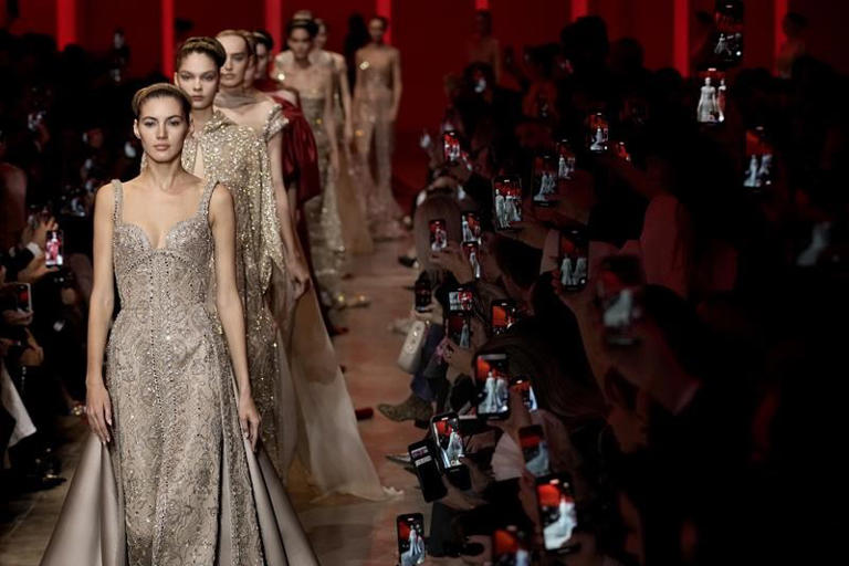 Paris Couture: Jennifer Lopez shimmies, Elie Saab shimmers, and ...