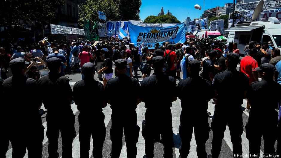 Argentina: Nationwide Strikes Over Milei's Austerity Reforms