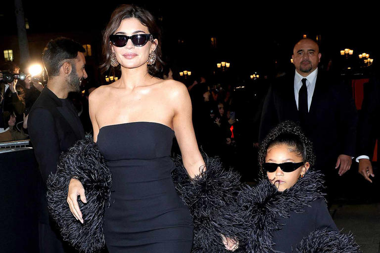 Kylie Jenner and Daughter Stormi Share Epic Mommy and Me Moment at ...