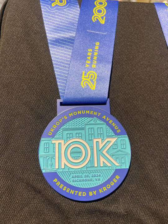 Lace up! Ukrop’s Monument Avenue 10k shirt artwork, medal design for ...