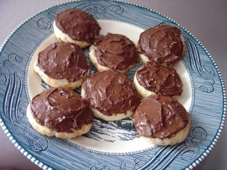 How to Make Delectable Soft Sugar Cookies with Chocolate Frosting