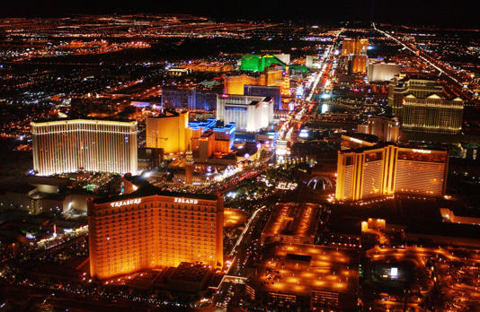 LAS VEGAS, NV - MAY 30: The strip on Las Vegas Boulevard is seen on May 30, 2002 in Las Vegas, Nevada. (Photo by Robert Mora/Getty Images) Robert Mora/Getty Images