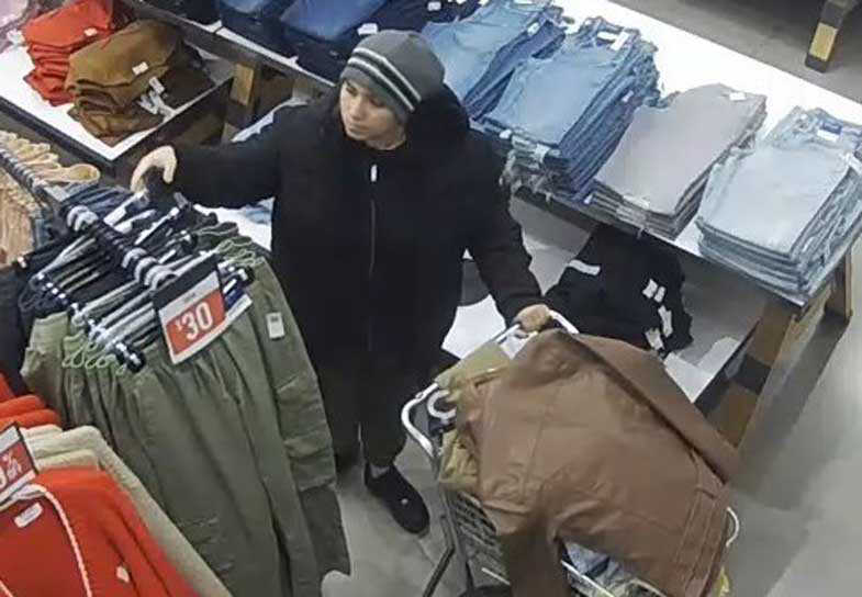Woman accused of short-changing Brookfield Old Navy cashier by hundreds ...