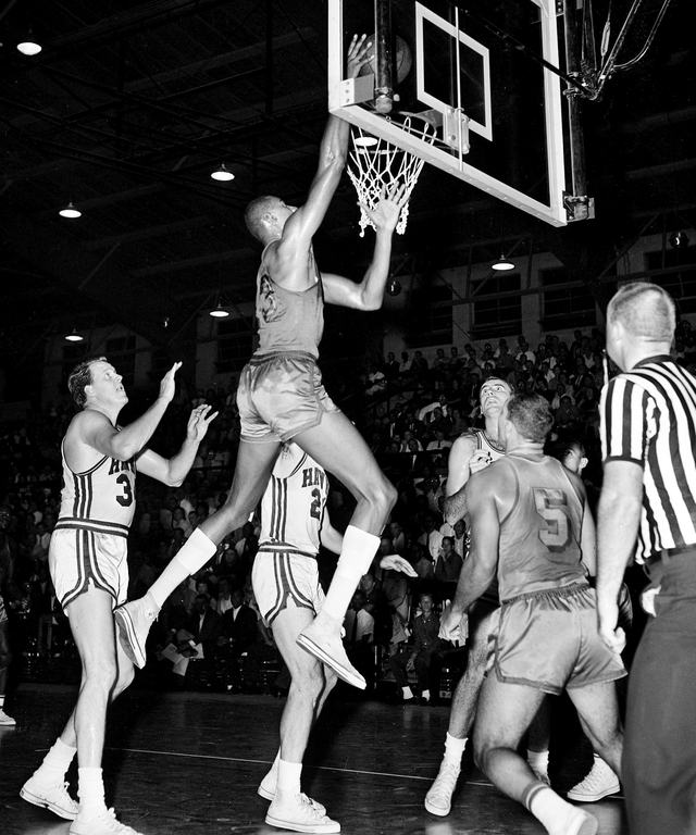 Wilt Chamberlain Sets NBA Rookie Single-game Record With 58 Points 64 ...