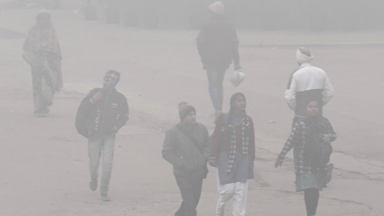 Delhi Temperature Dips To 4.8 Degree Celsius; IMD Issues Orange Alert ...