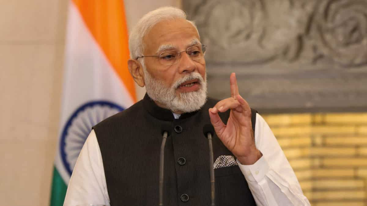 PM Modi Launches Rooftop Solar Scheme 'PM Surya Ghar: Muft Bijli Yojana ...