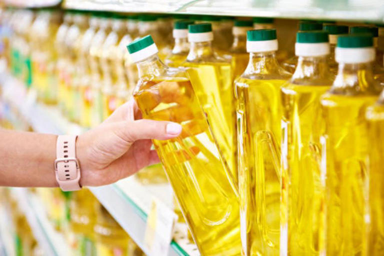 Mercadona y Consum suben un 20% el precio del aceite de oliva en