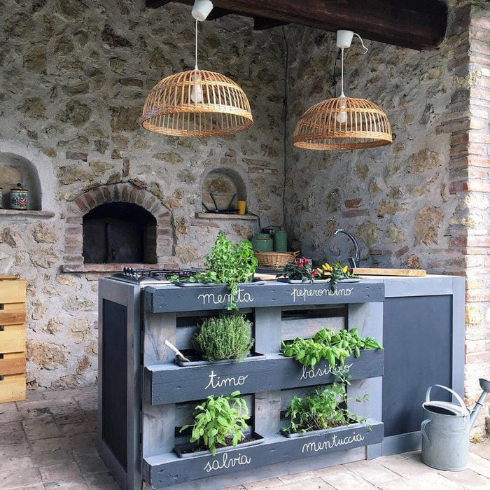 10 Outdoor Kitchen Design Ideas