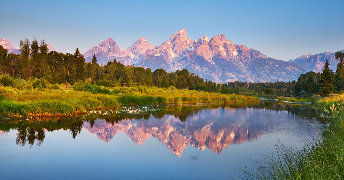 <p> Wyoming has no shortage of incredible national parks (part of Yellowstone is also in the state), but the Tetons are a particularly strong draw for travelers. </p> <p> In addition to the stunning Teton Range, the area includes more than two hundred miles of trails, the Snake River, beautiful lakes, and plenty to do.  </p><p class=""><b>Pro tip: </b>Consider using a credit card that helps you earn rewards, like <a href="https://financebuzz.com/top-cash-back-credit-cards?utm_source=msn&utm_medium=feed&synd_slide=51&synd_postid=15845&synd_backlink_title=cash+back&synd_backlink_position=8&synd_slug=top-cash-back-credit-cards">cash back</a>, the next time you take a trip to see something special across the country like this. </p>
