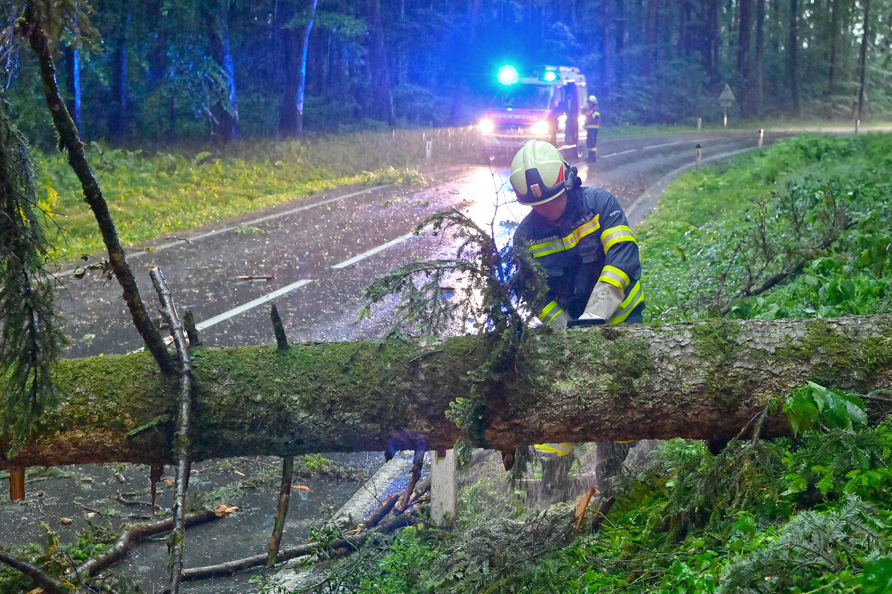 Sturm Fordert Feuerwehren In Niederösterreich