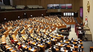 국회 본회의…'50인 미만 유예' 협상 난항