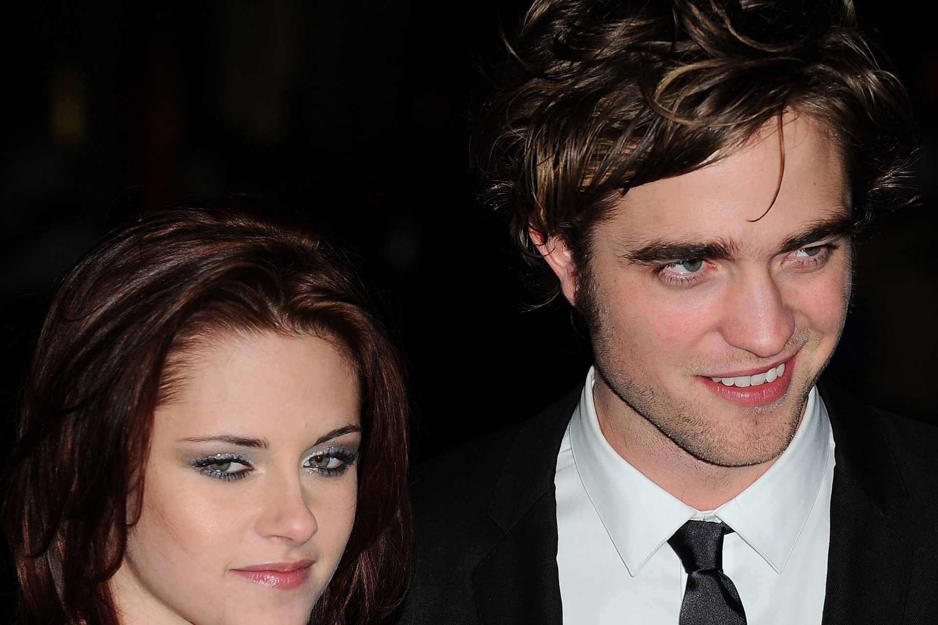 <p>Tutto ha inizio con il casting del primo film della saga di "Twilight". Il ruolo di Bella, la protagonista, era già di Kristen Stewart, ma trovare il perfetto Edward Cullen non è stato così facile, finché non è apparso lui: Robert Pattinson.</p>