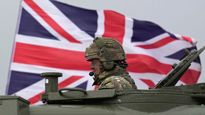 il capo dell'esercito britannico avverte i cittadini di prepararsi a una possibile guerra con la russia