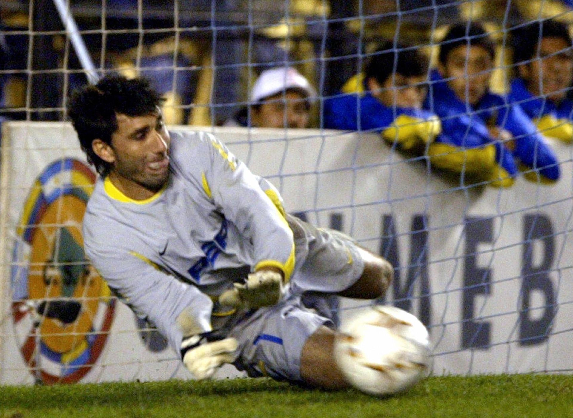 <p>                     Roberto Abbondanzieri was in goal for Boca Juniors as the Buenos Aires-based club won a series of international honours in the early 2000s.                   </p>                                      <p>                     A three-time Copa Libertadores champion in 2000, 2001 and 2003, Abbondanzieri also helped Boca claim the Intercontinental Cup in 2000 and 2003, plus two Copas Sudamericana in 2004 and 2005. He won 46 caps for Argentina and was first choice at the 2006 World Cup, when he was taken off injured at 1-0 up in the South Americans' eventual loss to Germany on penalties.                   </p>