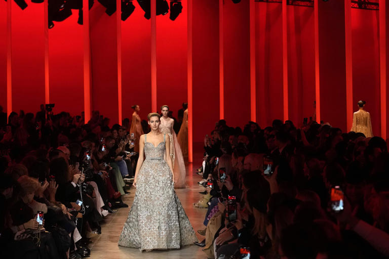Paris Couture: Jennifer Lopez shimmies, Elie Saab shimmers, and ...