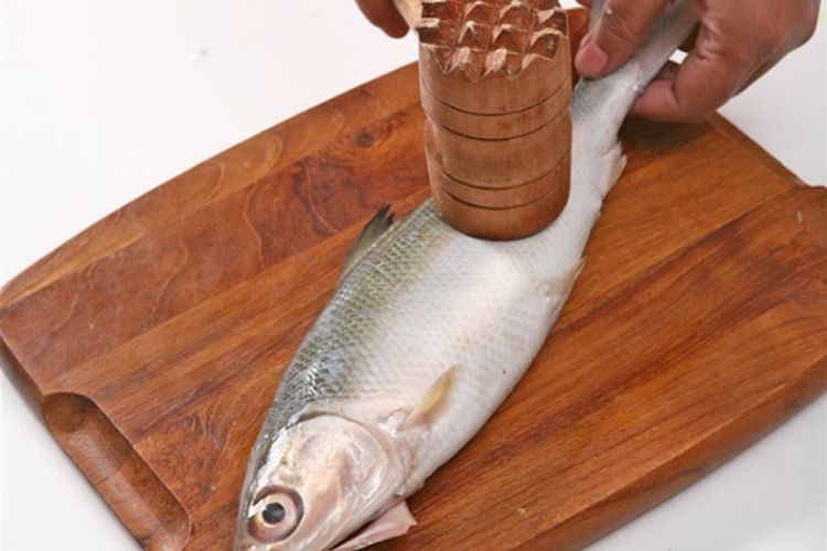 tak perlu repot lagi, pakai alat dapur ini untuk mengeluarkan duri ikan bandeng sebelum dimasak