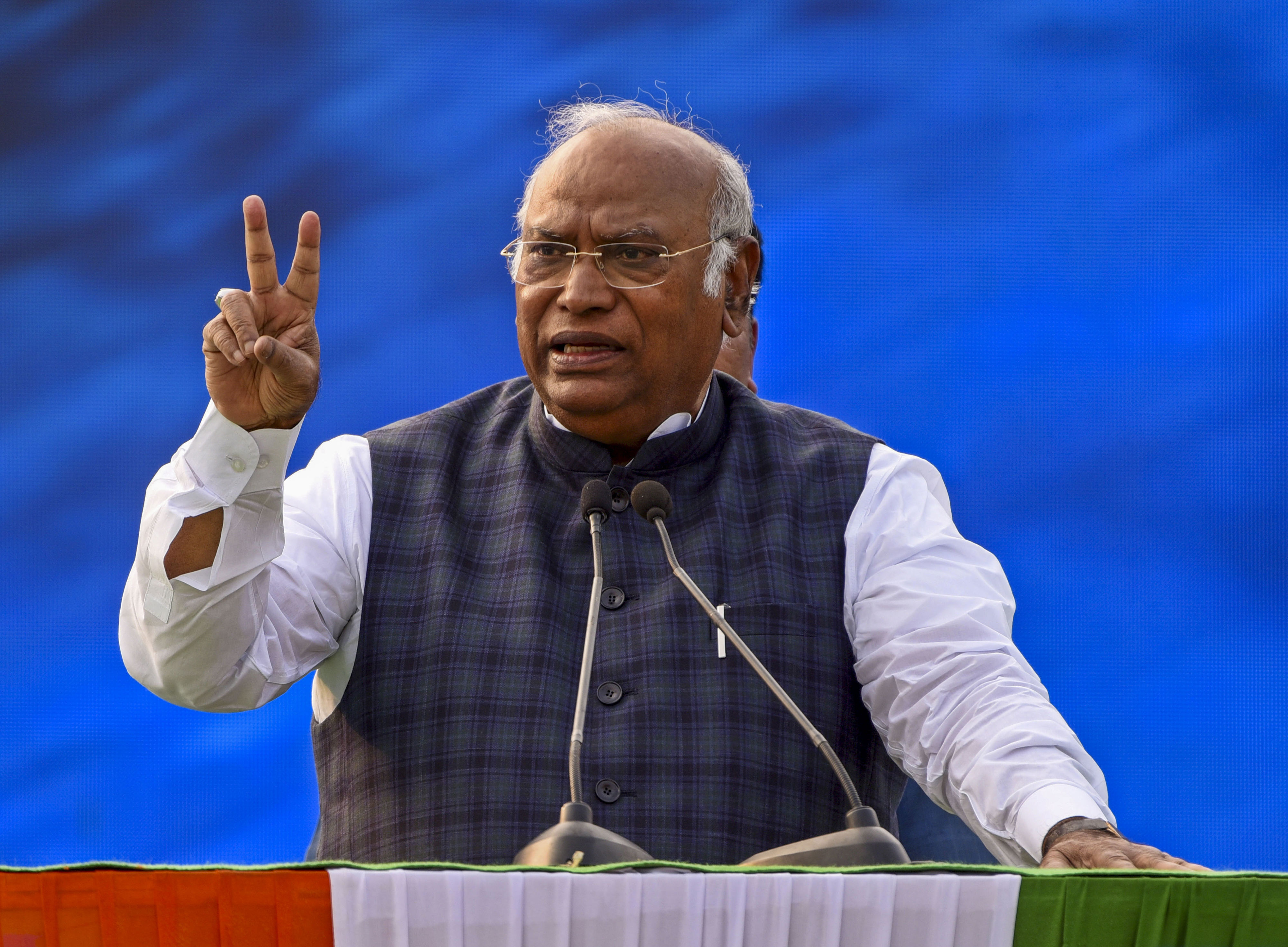 people's stomach can't be filled by showing god's picture, says cong prez kharge