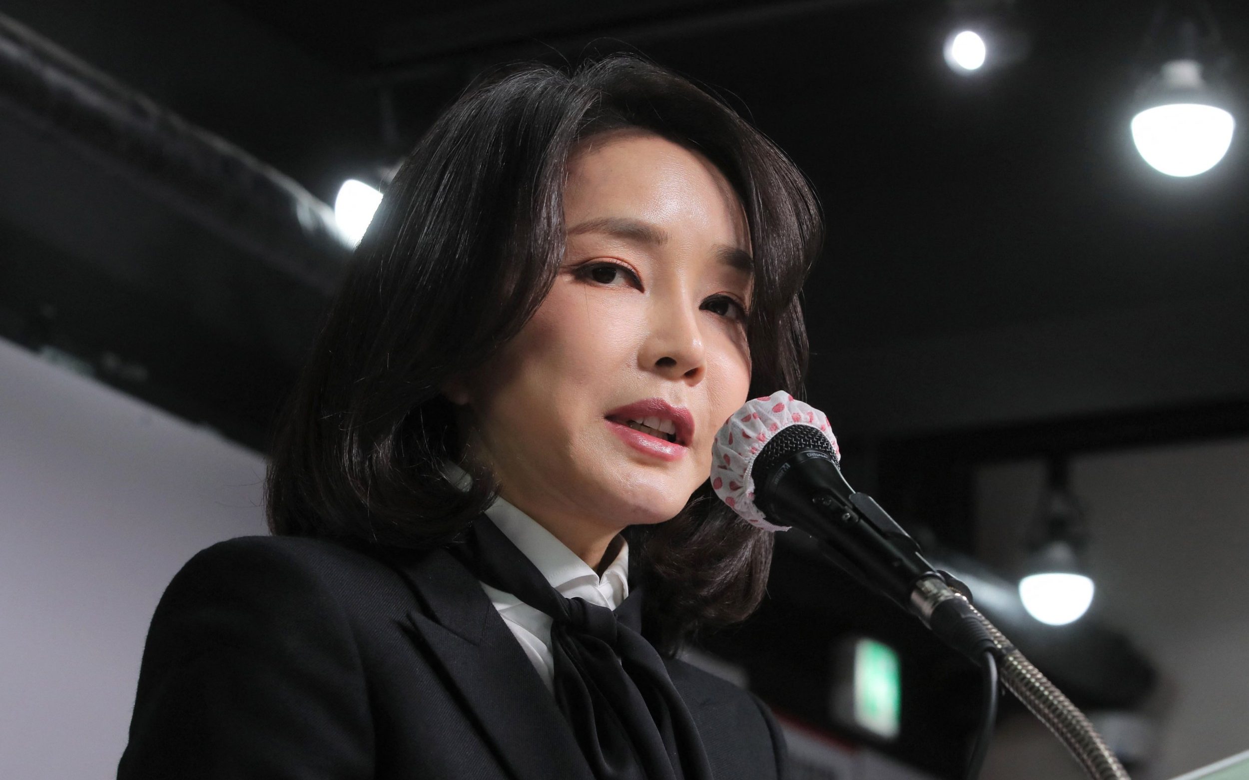 dior bag scandal piles pressure on south korean president