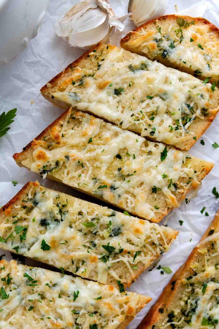 How to Make The Best Gluten-Free Garlic Bread (Easy Tips)