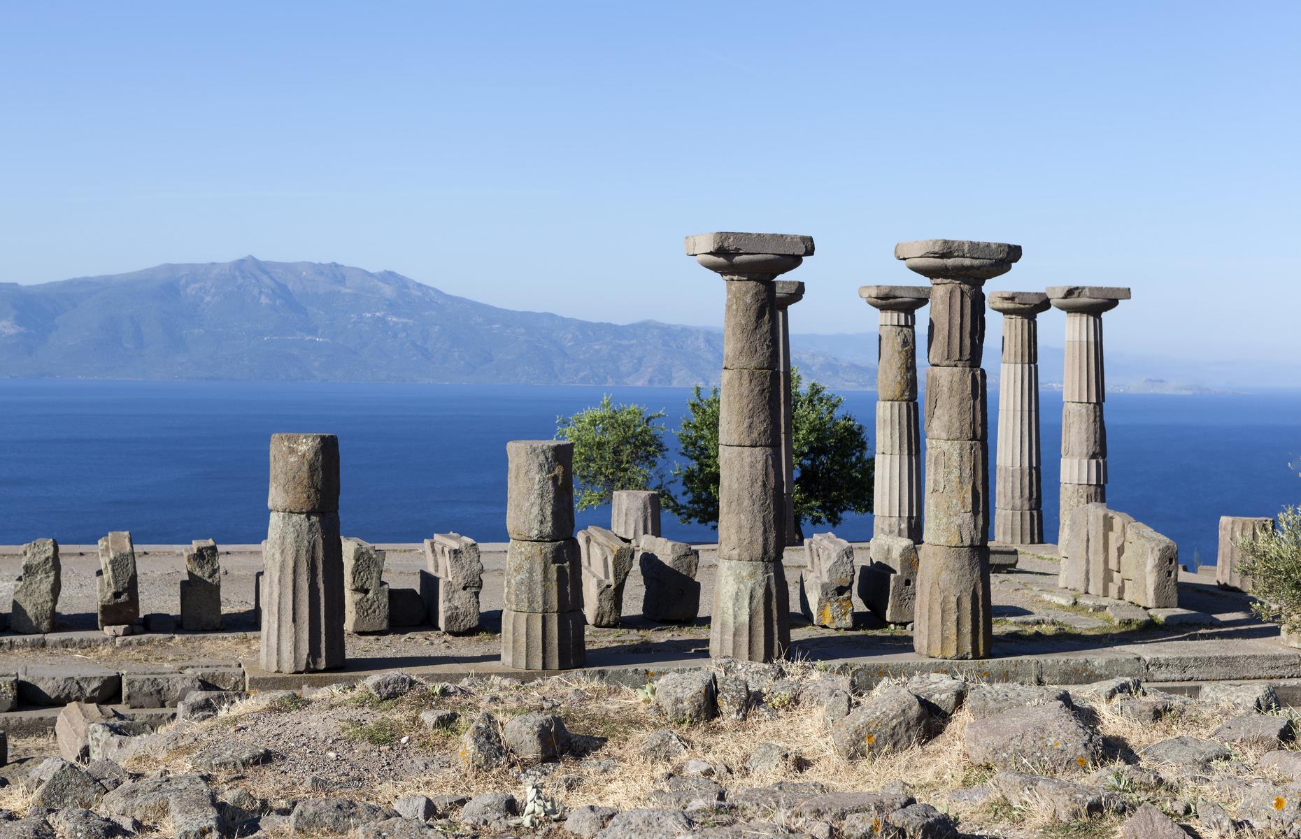 32 of the world's most incredible ancient monuments