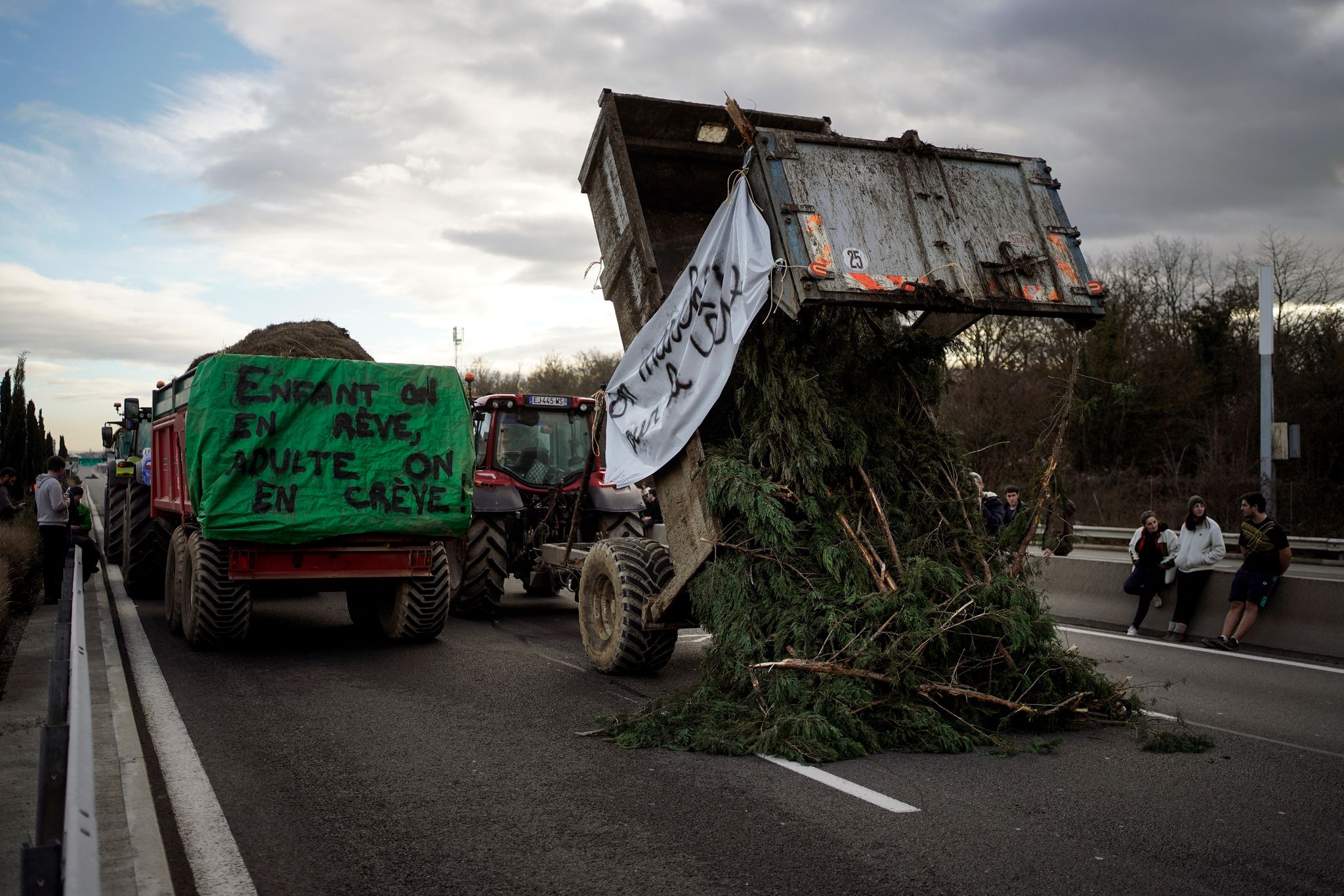 landwirte rufen zur blockade von paris auf