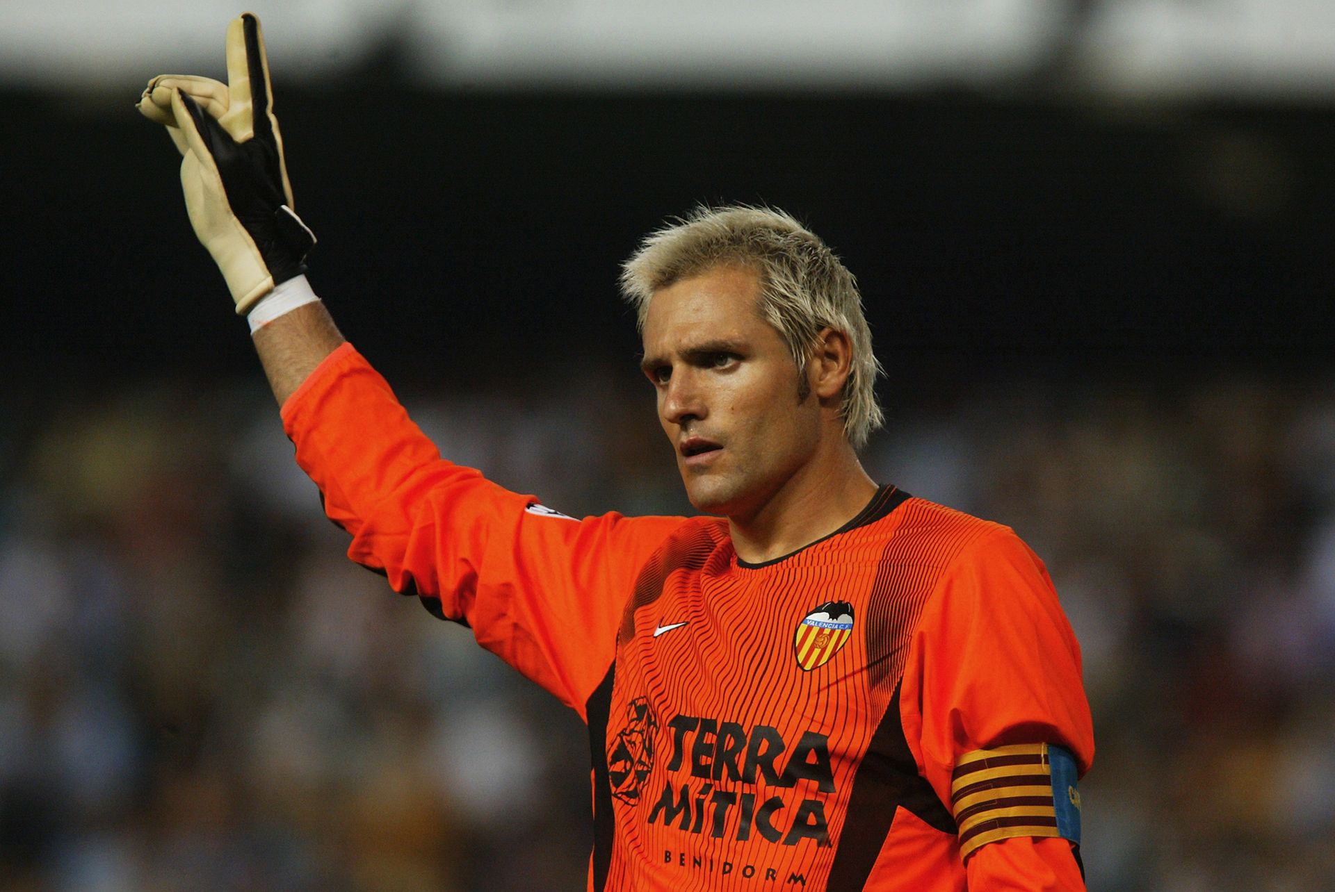 <p>                     Santiago Cañizares was Valencia's goalkeeper for a decade between 1998 and 2008 and a key part of the club's success in that era.                   </p>                                      <p>                     Described as the best goalkeeper in the world by Peter Schmeichel in 2004, Cañizares won two La Liga titles with Valencia in the early 2000s and played in back-to-back Champions League finals in 2000 and 2001. He also won 46 caps for Spain.                   </p>