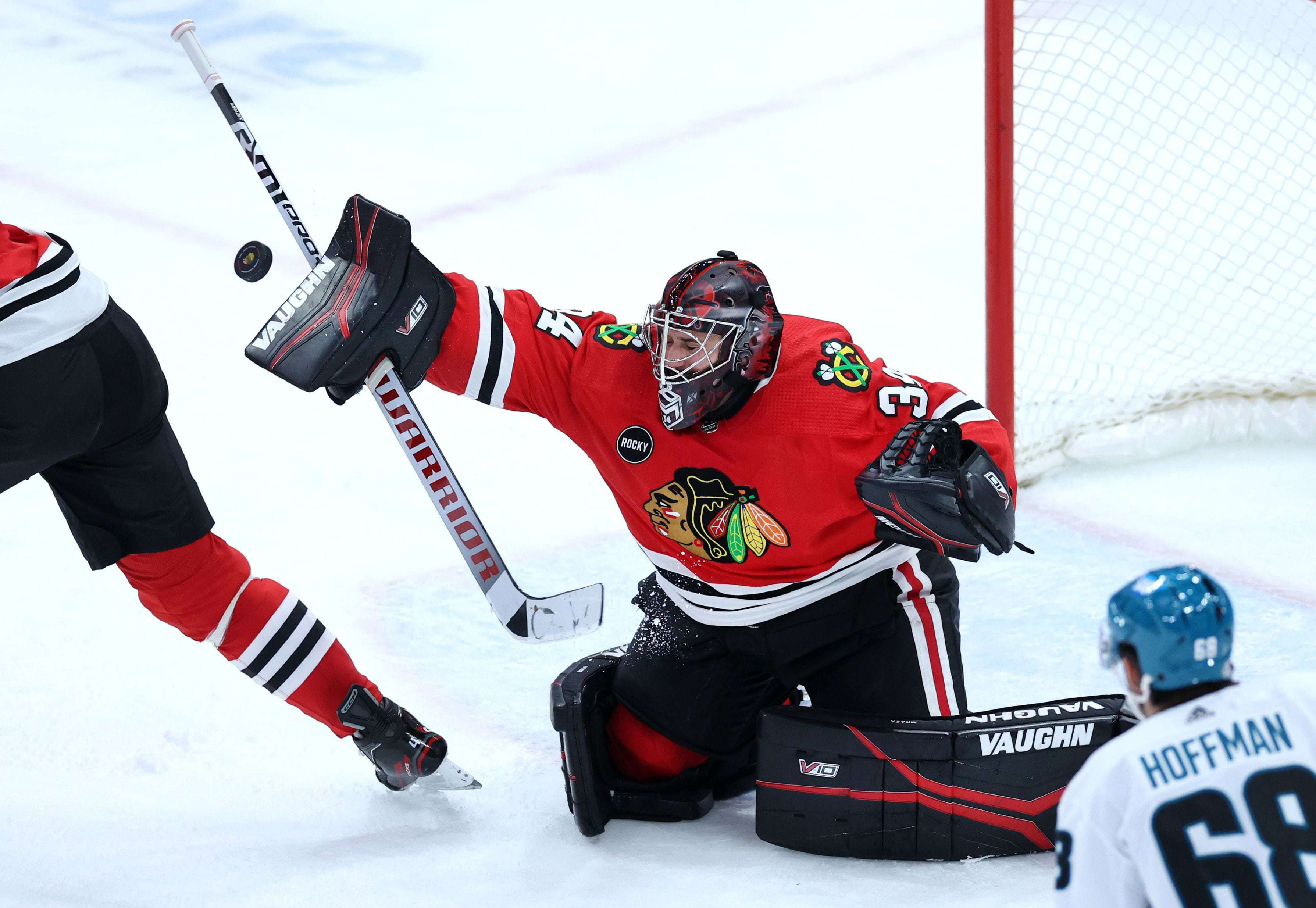 Goalie Petr Mrázek and the Chicago Blackhawks agree to a 2year