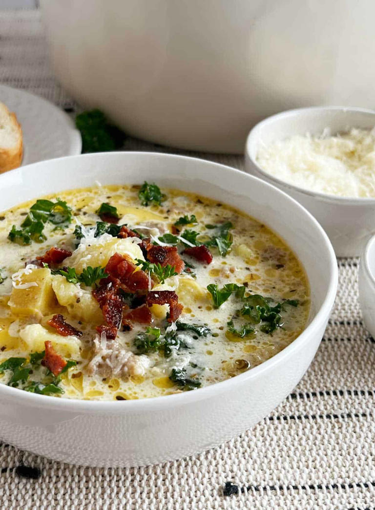 Zuppa Toscana Soup (Better than Olive Garden)