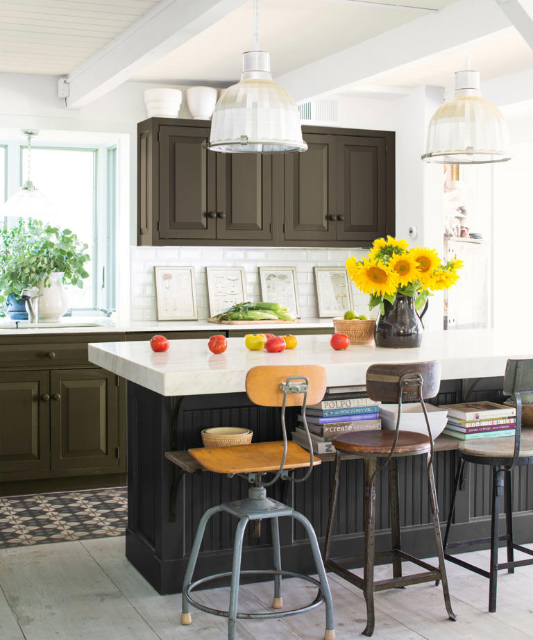 What Colors Work Best In A Modern Rustic Kitchen? 5 Perfect Shades To 