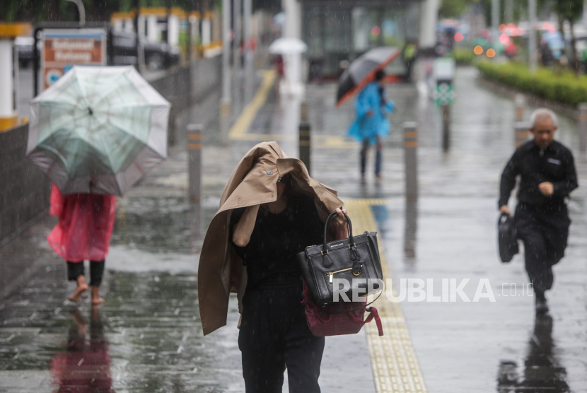 hujan lebat diprediksi guyur 29 provinsi di indonesia
