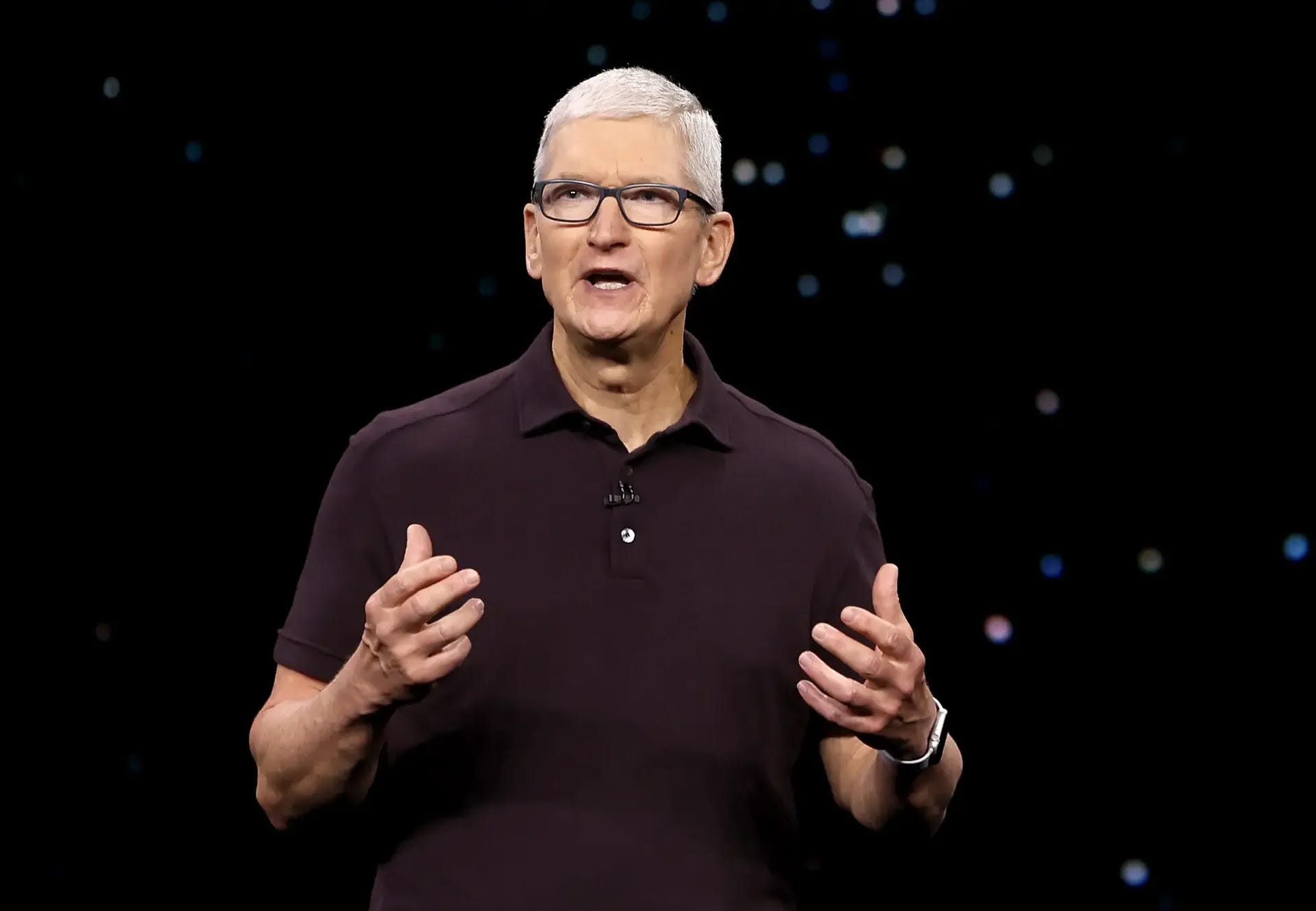 amazon, microsoft, apple wants to give the ipad a boost
