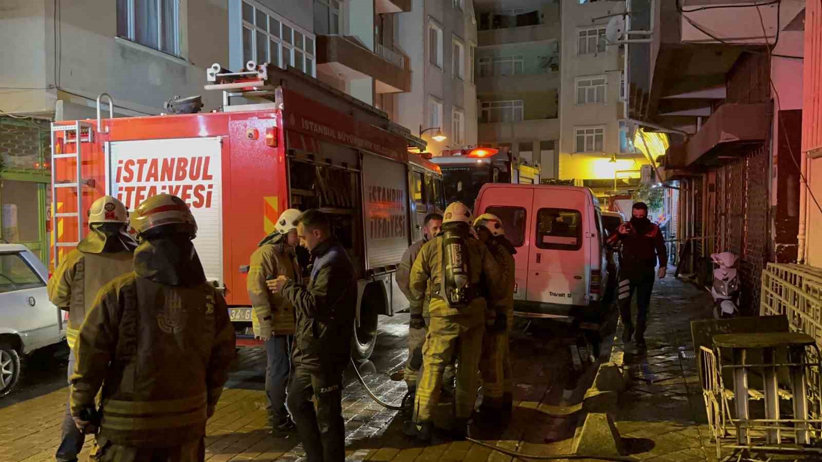 zeytinburnu’nda solunum cihazı evi yaktı: 1 yaralı