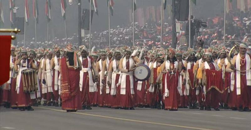 Historic First Over 100 Women Artists Lead Republic Day 2024 Parade   BB1hhD3t.img