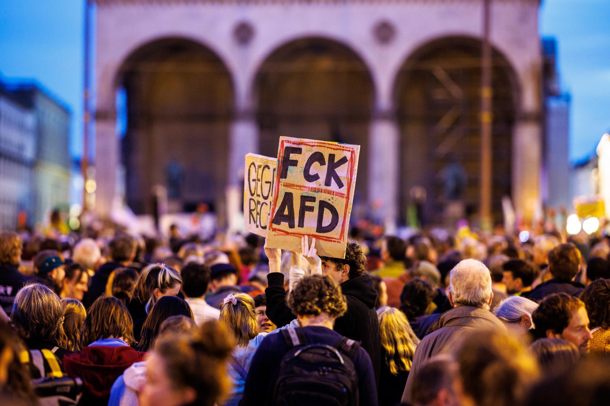 Proteste Gegen Rechts: "Zweischneidig, Wenn Scholz Auf So Eine Demo Geht"