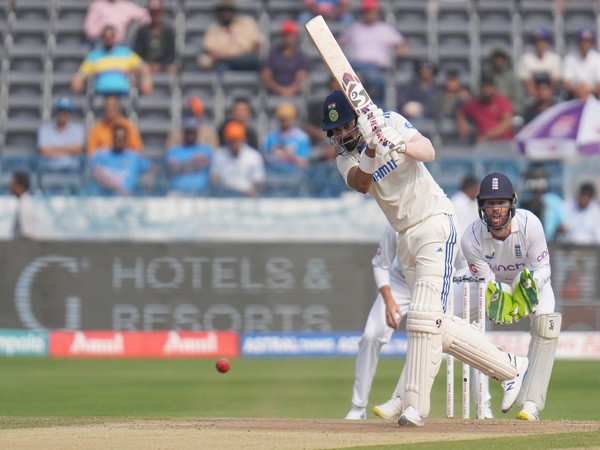 india vs england, 1st test: kl rahul's 50 puts hosts in firm control after early blows on day 2 (lunch)