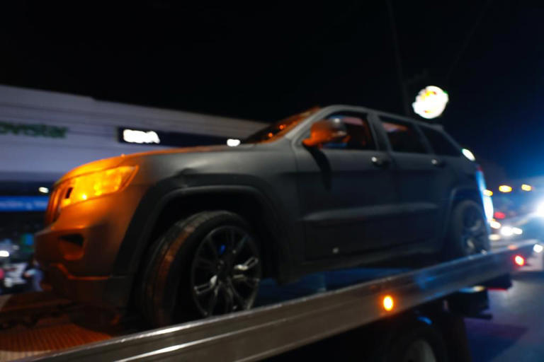 Esta es la camioneta dónde el fiscal José Luis Cervantes sufrió el atentado en la autopista México-Toluca. Foto: Jorge Alvarado