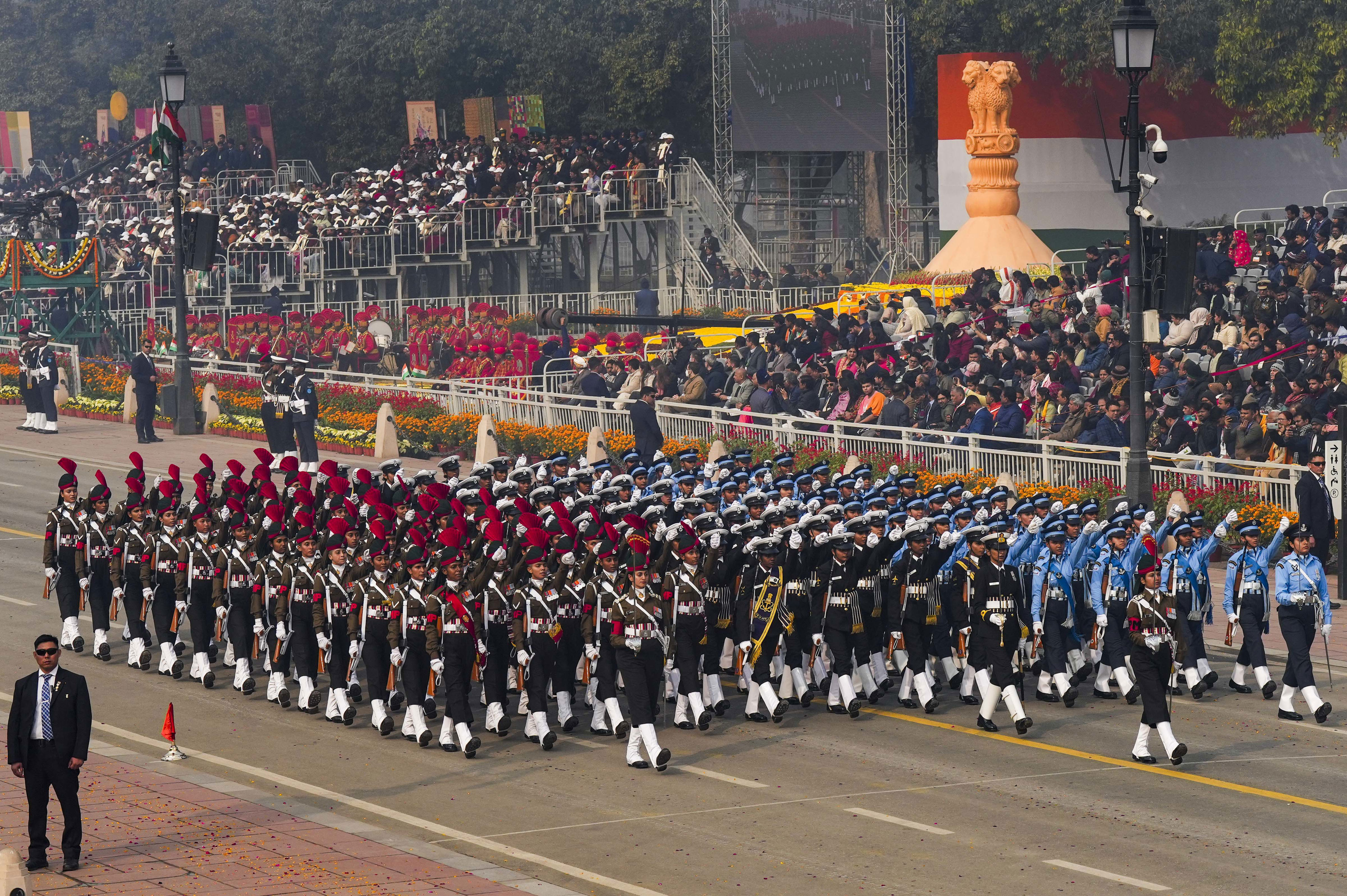 1950 r-day celebrations were held at a stadium; delhi turned into 'fairlyland' on jan 26 night