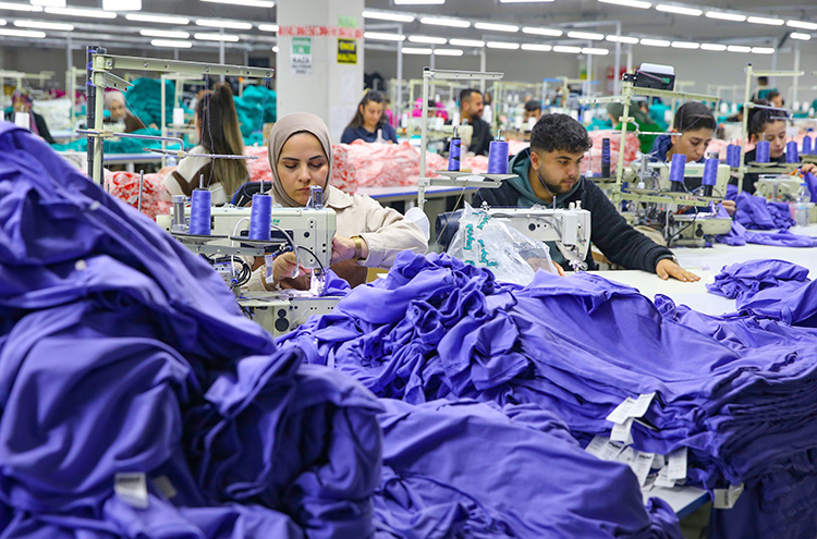 tekstil yatırımları doğu'da gençler için istihdam alanı oldu