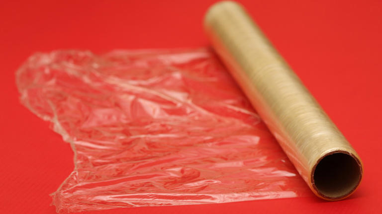 how-to-finally-master-the-art-of-using-pesky-plastic-wrap