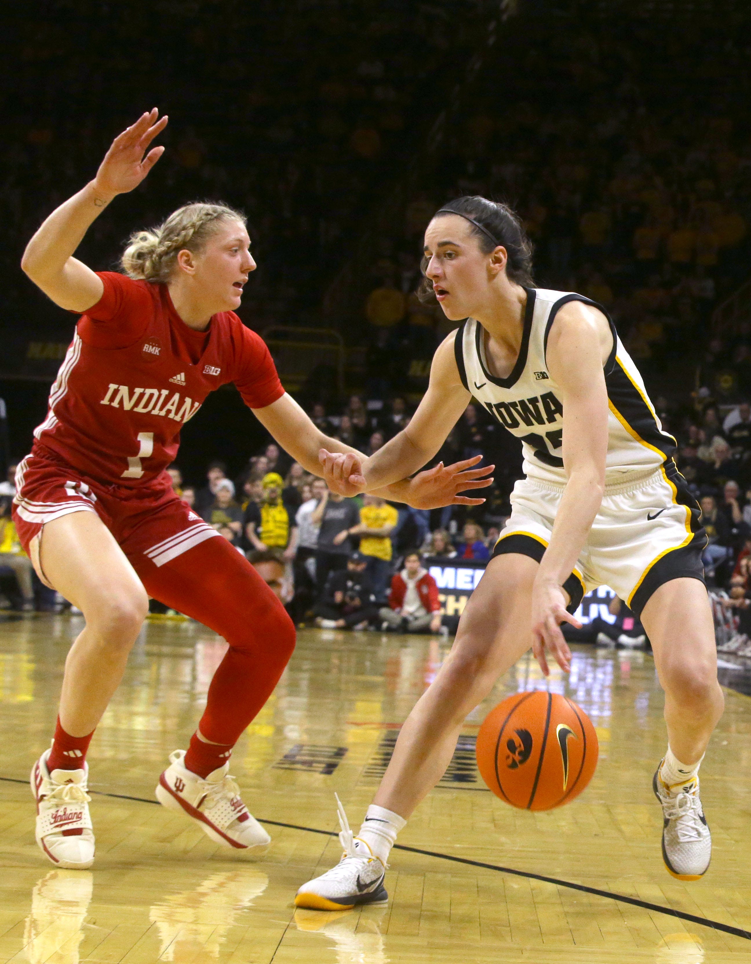 WATCH: Caitlin Clark Breaks Women's College Basketball Scoring Record