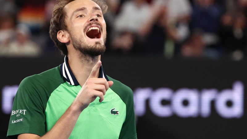 daniil medvedev battles back from two sets down to make australian open final