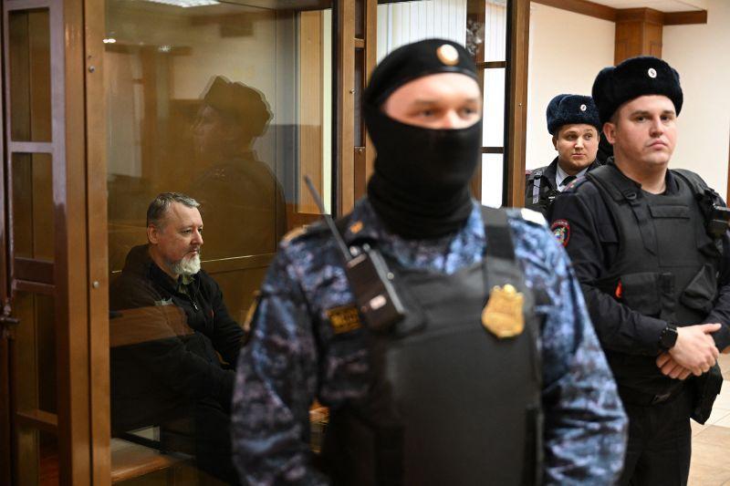 igor girkin, ex-militar russo pró-guerra (mas crítico de putin), condenado a quatro anos de prisão por extremismo